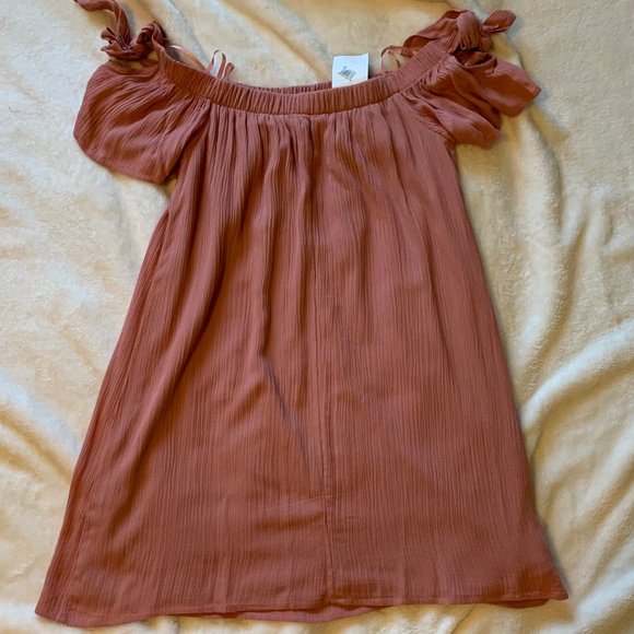 NWT Blush Flowing Cold Shoulder Top Nordstrom - Picture 4 of 7
